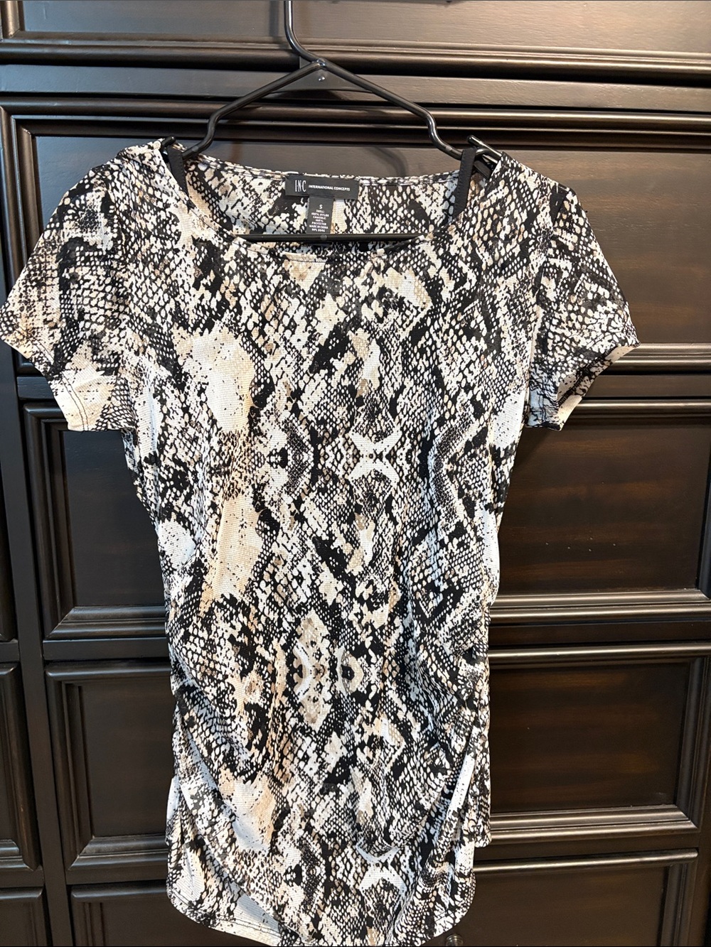 INC International Concepts Black and White Snake Print Short Sleeve Tee
